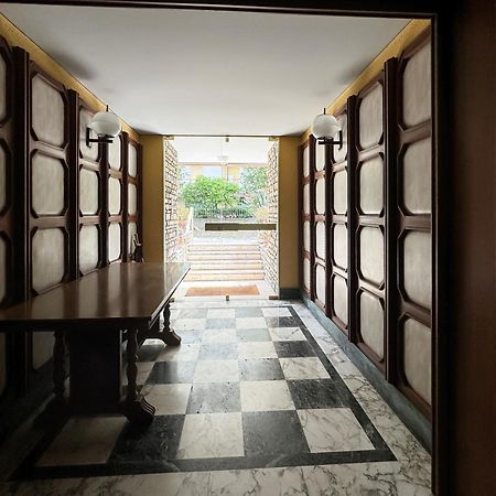 Casa Febo, In Centro Con Parcheggio Privato A 200 Mt Dal Mare Hotel Bordighera Bagian luar foto