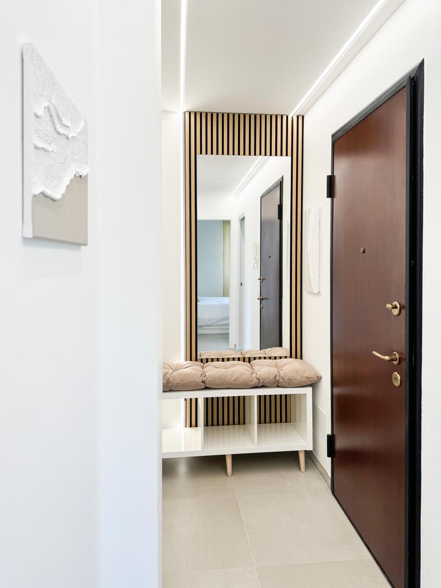 Casa Febo, In Centro Con Parcheggio Privato A 200 Mt Dal Mare Hotel Bordighera Bagian luar foto