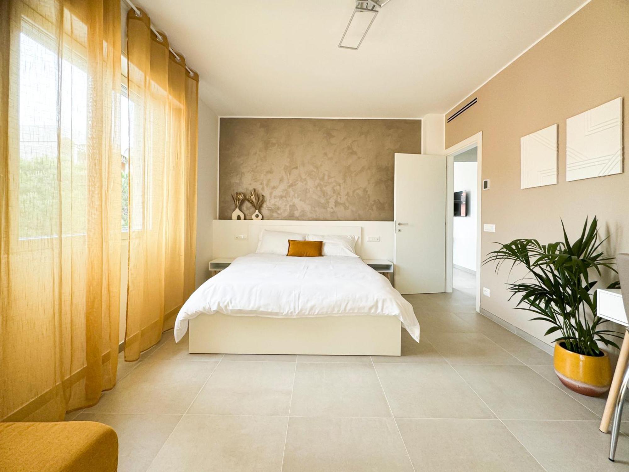 Casa Febo, In Centro Con Parcheggio Privato A 200 Mt Dal Mare Hotel Bordighera Bagian luar foto