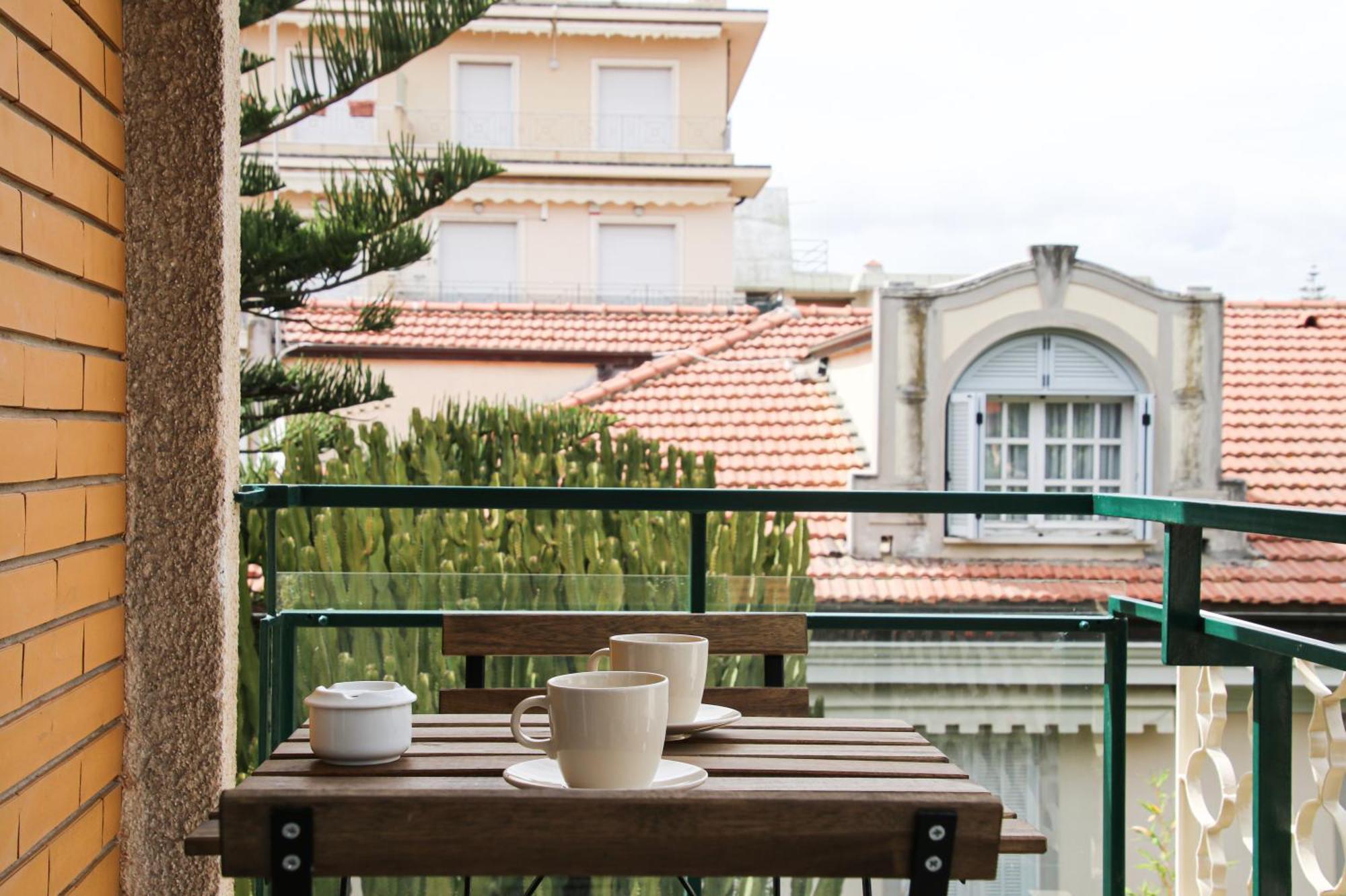 Casa Febo, In Centro Con Parcheggio Privato A 200 Mt Dal Mare Hotel Bordighera Bagian luar foto